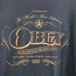 OBEY short sleeve size large